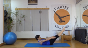 pilates estiramiento lento piernas